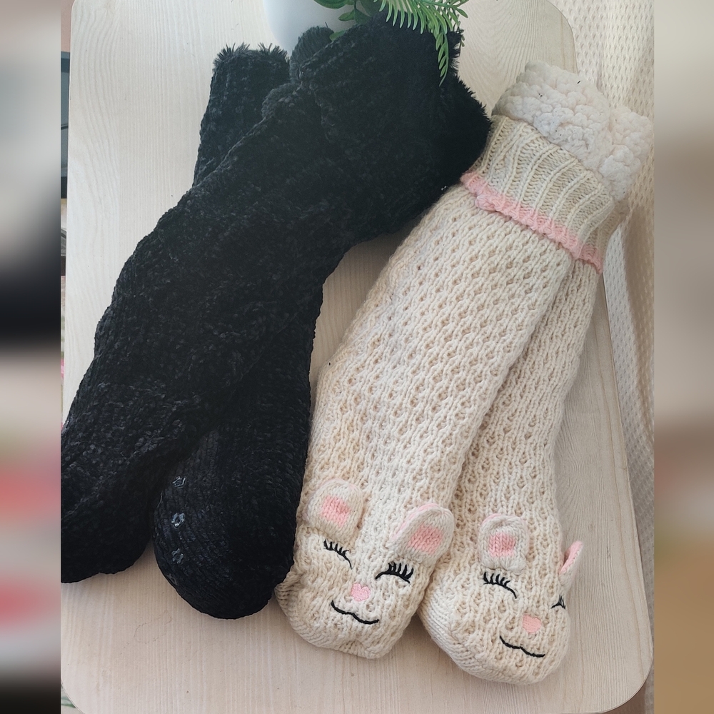 Jane & Bleeker Knitted Long Slipper Socks- 1 Black & 1 Lamb Cream Pair